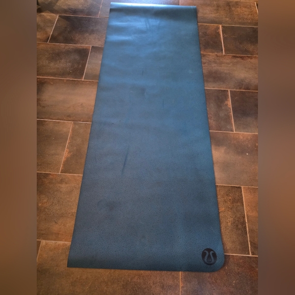 Lululemon Athletica Blue Yoga Mat - Picture 2 of 4